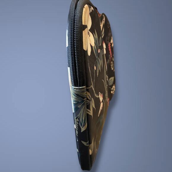 KATE SPADE Tropical Black Floral Zip Around Laptop Case Excellent Condition - Picture 6 of 7